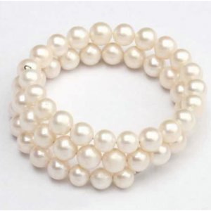 Dyed pearl / imitation pearl